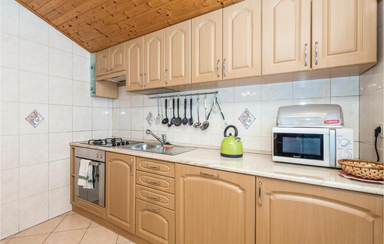Beautiful Apartment In Brsec With Kitchen Экстерьер фото